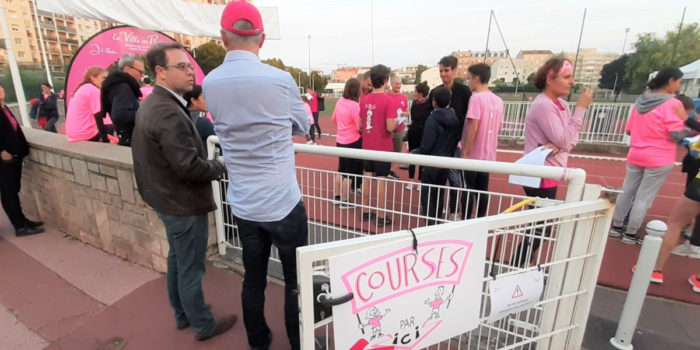 Présent pour soutenir Octobre rose à Montrouge