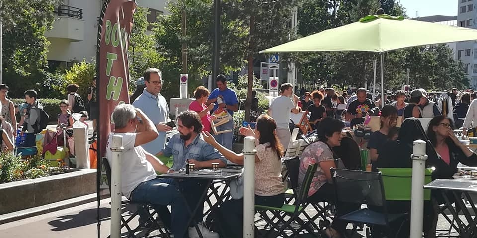 You are currently viewing Au Vide-grenier de l’association de quartier Interlude